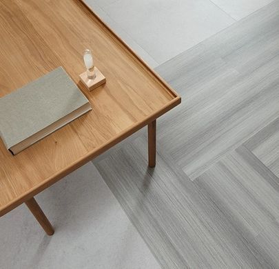 Forbo Allura Flex 0.55 Wood 63658FL5 grigio twine (75x25 cm) grigio twine