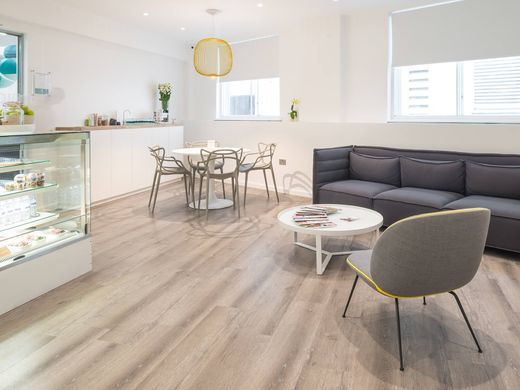 Amtico Signature Wood Chateau Oak AR0W7980 Chateau Oak